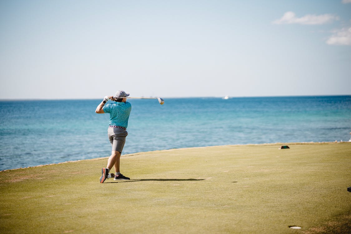 The Best Cigars for Golf